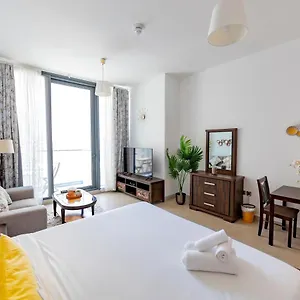 Liv Apartment