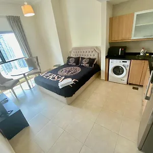 Cosy In Marina Apartment