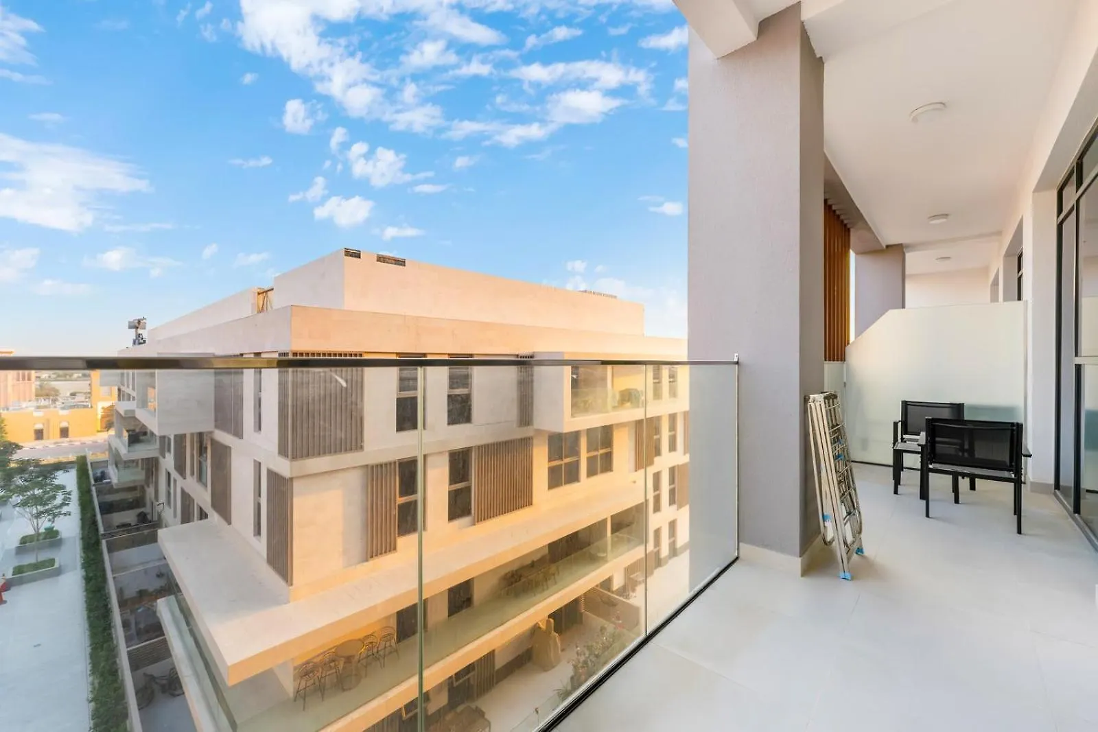 Fam Living - Getaway In Meydan - Modern Comfort Near Top Dubai Attractions 0*,