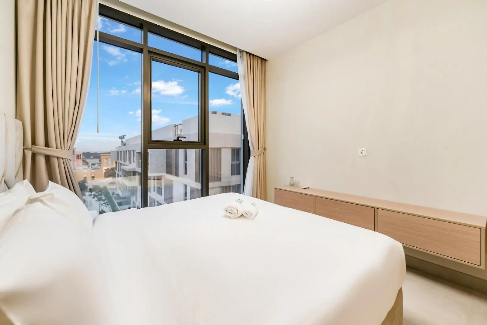 Apartment Fam Living - Getaway In Meydan - Modern Comfort Near Top Dubai Attractions