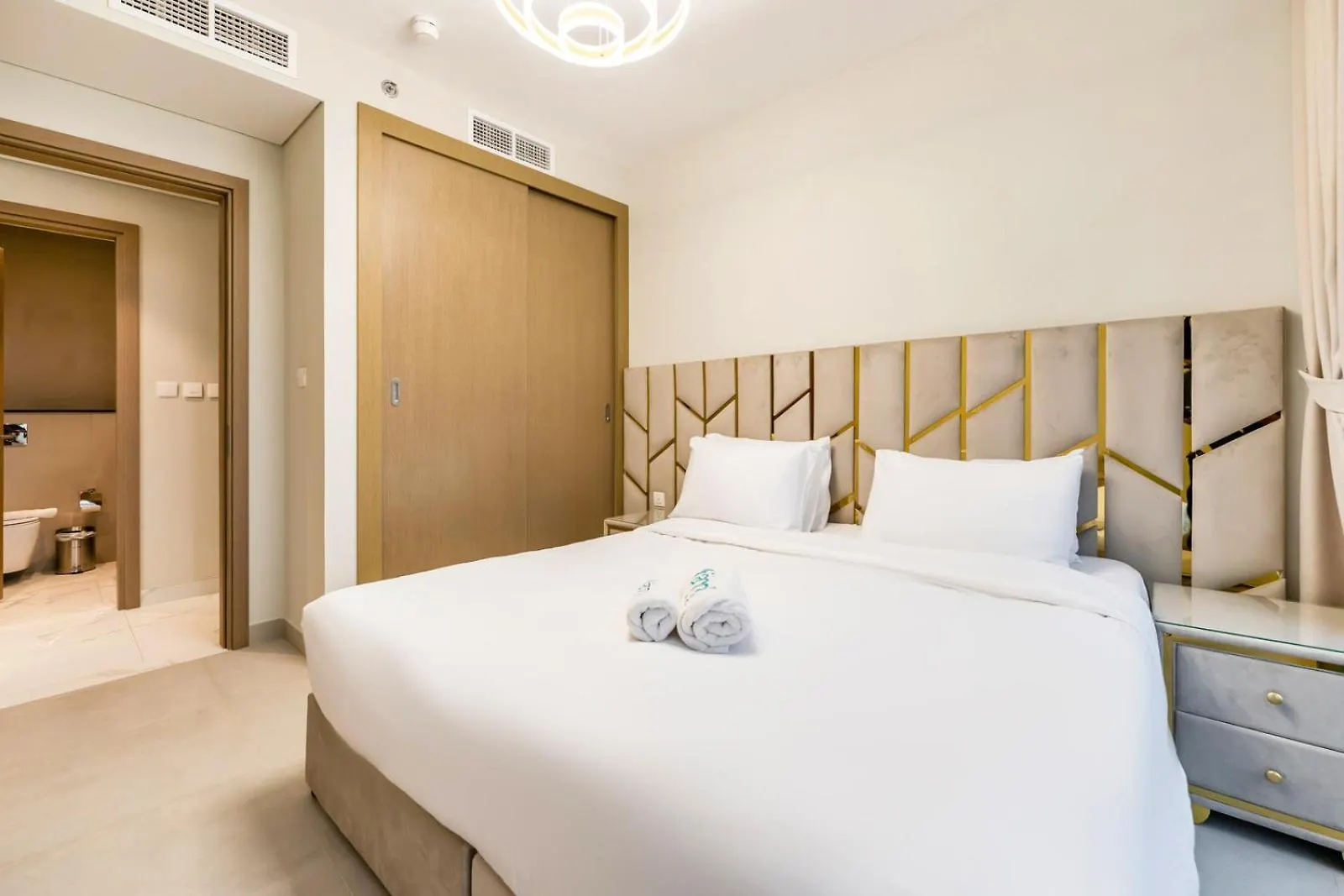 Apartment Fam Living - Getaway In Meydan - Modern Comfort Near Top Dubai Attractions