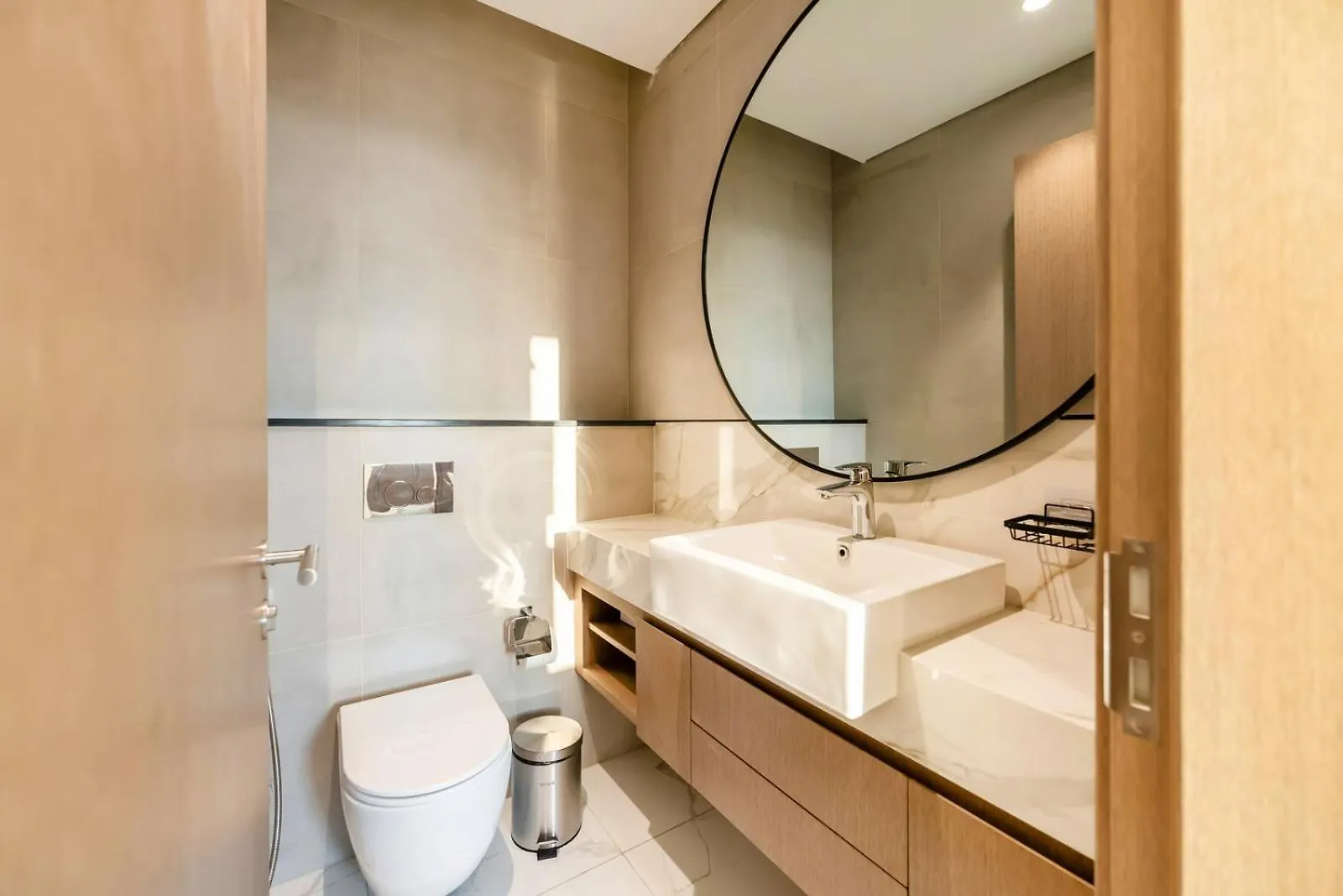 Fam Living - Getaway In Meydan - Modern Comfort Near Top Dubai Attractions