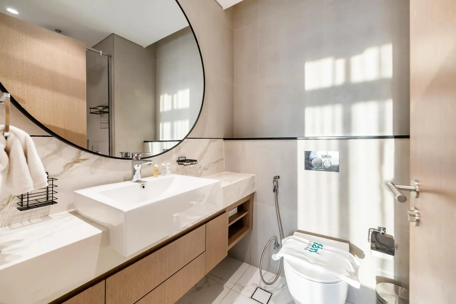 Fam Living - Getaway In Meydan - Modern Comfort Near Top Dubai Attractions 0*,