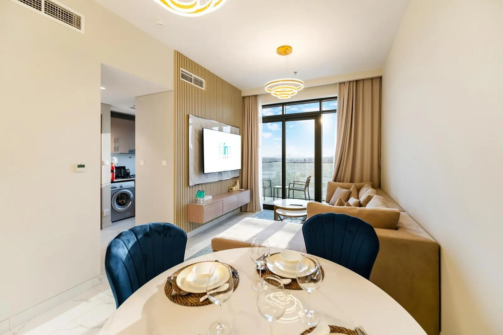 Apartment Fam Living - Getaway In Meydan - Modern Comfort Near Top Dubai Attractions